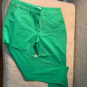New York and Company Kelly Green Crop Pants